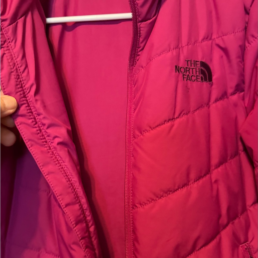 The North Face Women's Fuchsia Quilted Puffer Jacket Medium - Picture 6 of 6